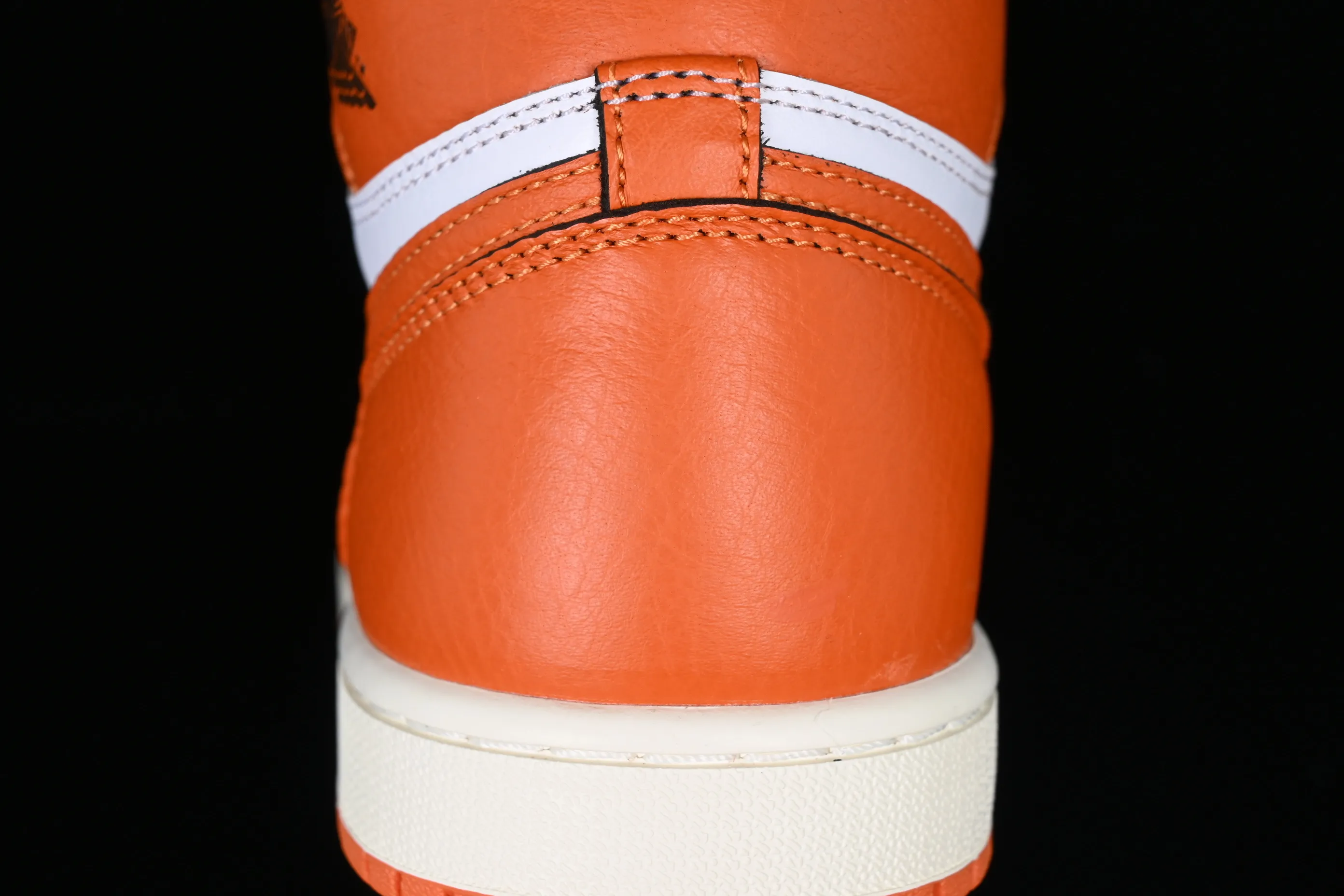 All categories Air Jordan Jordan series basketball shoes Air Jordan 1 High Pure original Air Jordan 1 High OG "Starfish" AJ1 Joe 1 Hermes Orange high-top basketball shoes DO9369-101